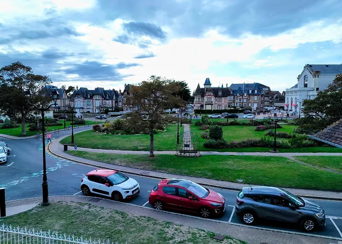 Appartement Emplacement Exceptionnel Tres Lumineux Au Coeur De Cabourg