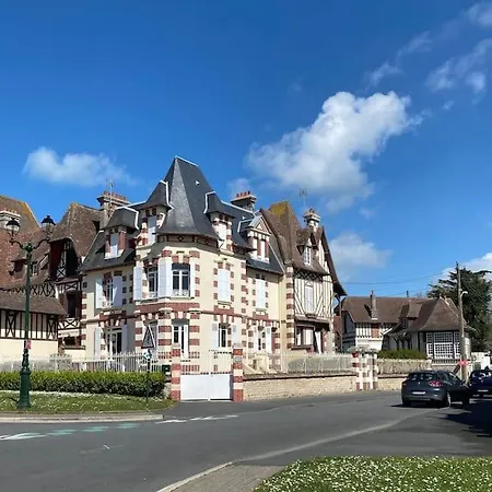 Lumineux Au Coeur De Cabourg