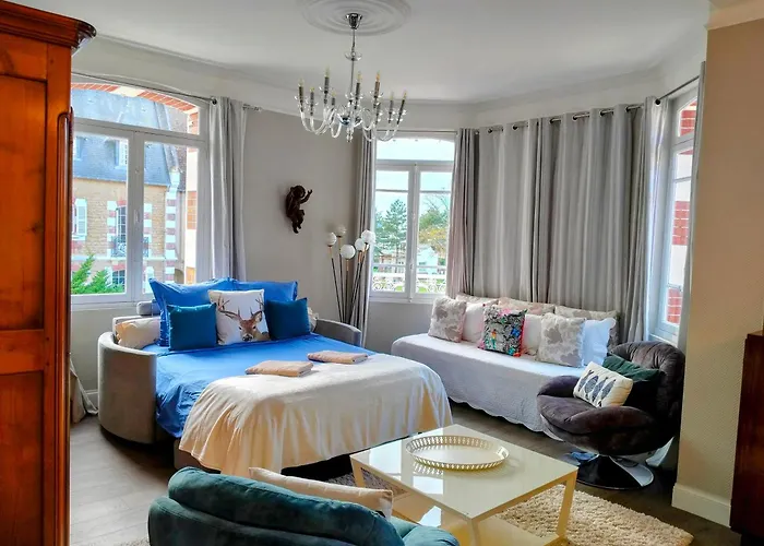 Emplacement Exceptionnel Tres Lumineux Au Coeur De * Cabourg